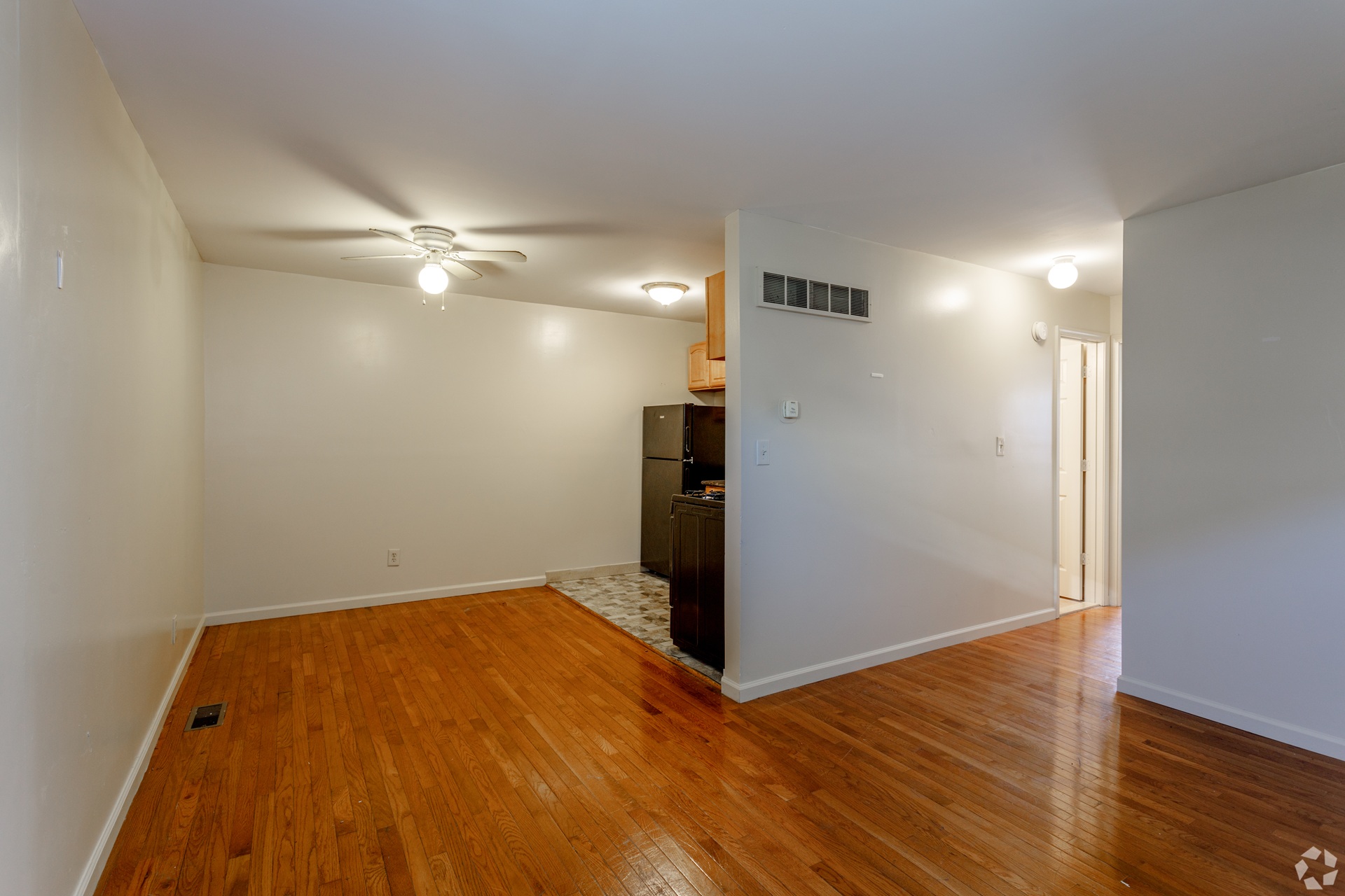 Green Village Townhomes living room in Kansas City Missouri